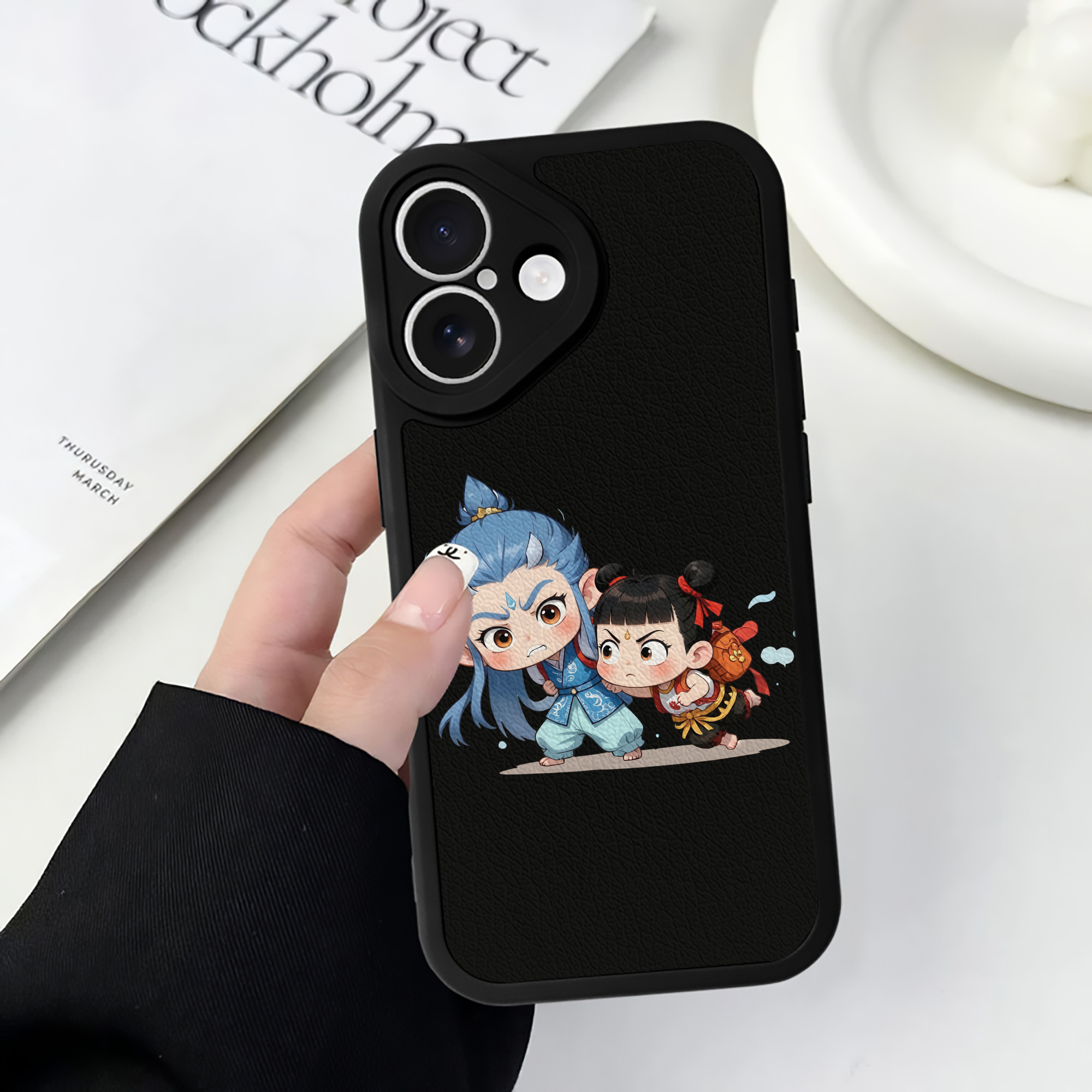 （画像用） Ne Zha 2 ナタ 魔童の大暴れ 【iPhone 16シリーズ対応】シリコンスマホケース（レザー調） 材質：シリコン